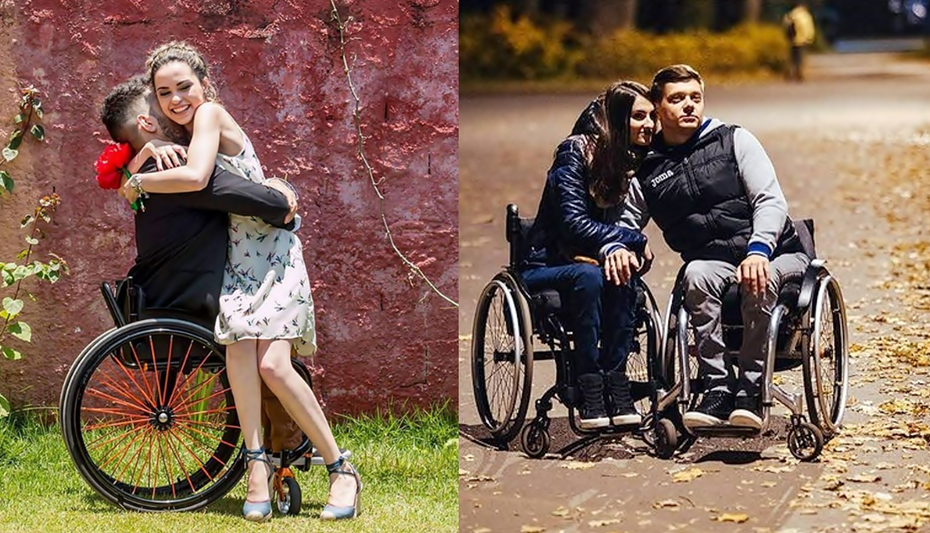 2 fotografías, en la primera, una pareja se abrazan ella de pie y él en silla de ruedas. En la segunda, una pareja, los 2 en silla de ruedas, posan cariñosamente juntos.